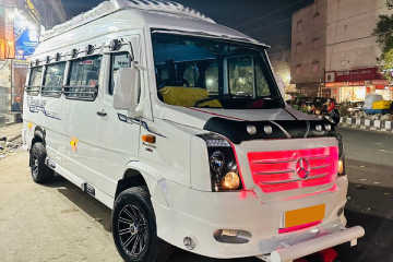 17 Seater Tempo Traveller
